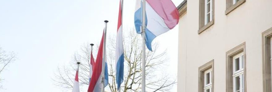 bonne tenue d'un drapeau
